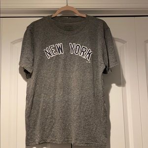 Ladies NY Yankees T-shirt